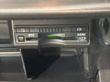 いまや快適なカーライフに欠かせないETCが付いています。