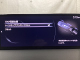ハンドル操作をアシストすることにより車線からの逸脱回避を支援します。