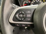 運転中、オーディオの操作をしてて、ハッとしたことはありませんか?ステアリングスイッチは、運転中でもハンドルでオーディオの操作が可能です。安全なドライブをサポートします。