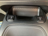 運転席&助手席にシートヒーター付いてます。寒い日に助かります