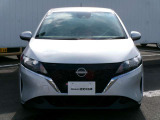 衝突軽減ブレーキ、車線逸脱警報、フロント&バックソナー、踏み間違い防止アシスト。安全装備充実。