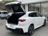 BMWを熟知したメカニックによる、360度の納車前点検。ドイツ本国と同様の教育・訓練を受けたメカニックが徹底的に点検、整備した後にお客様にお引渡しします。