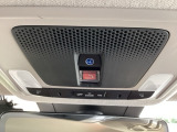【SOSボタン】体調が悪くなったときや、事故に遭遇したとき、あおり運転にあっている時など、緊急時にボタンを押すと緊急サポートセンターにつながり、オペレーターが警察・救急への取次ぎを行います。