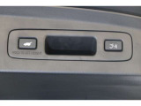【パワーテールゲート】荷物で両手が塞がっていてもリモコンキーやボタン操作でハッチバックのドア開閉ができます◎