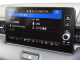 ナビゲーションはホンダコネクトディスプレイを装着しております。AM、FM、Bluetooth、フルセグTVがご使用いただけます。初めて訪れた場所でも道に迷わず安心ですね!