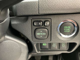 日本の駐車場は幅が広くないところが多くて、乗り降りが大変だったりしますよね。電動ミラーがあれば、室内でミラーをたためるので、駐車するときも便利ですね。