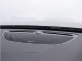 【harman/kardon】世界のオーディオファン垂涎のプレミアムサウンドシステムを搭載。原音に近い音場空間を忠実に再現。乗る人すべてに最良の音響体験を提供します。