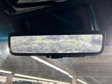 【デジタルインナーミラー】後席の大きな荷物や同乗者で後方が確認しづらい時でも安心!カメラが撮影した車両後方の映像をルームミラー内に表示。クリアな視界で状況の確認が可能です!