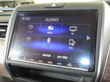 ナビゲーションは純正9インチメモリーナビ(VXM-217VFNi)を装着しております。AM、FM、CD、DVD再生、Bluetooth、音楽録音再生、フルセグTVがご使用いただけます。