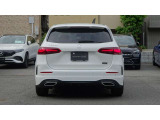 横長のLEDリアコンビネーションランプ、空力性能を向上させるリアスポイラー、力強い造形のリアバンパーが、美しい躍動感を創造します。