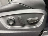 パワーシート搭載。微妙な調整が手軽にでき、最適なポジションで運転することが可能です。