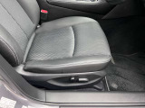 便利な運転席側・助手席側電動シートです。