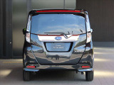 大きく開くリヤゲートは、荷物の積み下ろしに大変便利です。また、リヤガラス(運転席より後ろ側)は、外部から室内が見え難いプライベートガラス仕様になっています