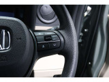Hondaセンシングの機能のひとつ、アダプティブクルーズコントロール付!アクセルから足を離しても設定したスピードと前車との車間を保ち走行してくれます!車線維持もアシスト☆高速道路で疲労軽減ですね☆