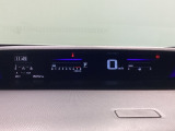 スピードメーターはこちら!すっきりとしたデザインで、昼間でも夜間でも見やすい設計になっています。