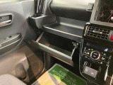 店内では季節で変わるダイハツオリジナルの美味しいスイーツとドリンクでおもてなしいたします。