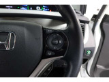 Hondaセンシングの機能のひとつ、アダプティブクルーズコントロール付!アクセルから足を離しても設定したスピードと前車との車間を保ち走行してくれます!車線維持もアシスト☆高速道路で疲労軽減ですね☆
