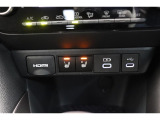 シートヒーターは、エアコンで車内を温めるよりも早くシートが温まるので、寒い季節も快適になります。