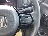 Hondaセンシングの機能のひとつ、アダプティブクルーズコントロール付!アクセルから足を離しても設定したスピードと前車との車間を保ち走行してくれます!車線維持もアシスト☆高速道路で疲労軽減ですね☆