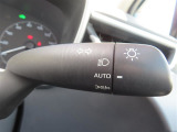 AUTOの位置にセットしておくと、暗くなったら自動でライトの点灯をサポートしてくれます!高速道路でのトンネル通過時など便利です!
