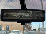 モニタータイプのスマートルームミラーです。お荷物満載の状態でも、後方の視界を確保できます。