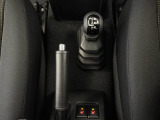 【シートヒーター】運転席、助手席にはシートヒーターが装備されております。冬場寒い時期や、夏場でも車内のエアコンが苦手な方には嬉しい装備です!