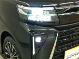 LEDヘッドライトとフォグランプのコラボです。雨や雪の日も安心!フォグランプがお車の存在を際立たせますね♪
