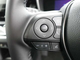ステアリングスイッチ付き。手を離さずにさまざまな操作が可能です。