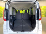 普段のお買い物や通勤、送迎等に十分な荷室スペースを確保しております。セカンドシートを倒すと、大きな荷物の積載も可能です♪