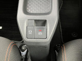 便利で快適な電動パーキングブレーキを装備!停車したときにブレーキペダルから足を離しても停車を維持する『ホールド機能』が付いています。渋滞時等、ずっとブレーキペダルを踏んでいなくても良いので運転が楽に♪