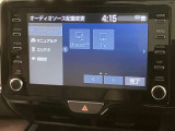 ディスプレイオーディオやカーナビは、現代のドライブにおいて欠かせない装備のひとつです。初めての場所でも迷いにくく、快適なルート案内で運転をサポートします。移動中のエンターテインメント性も高まります。