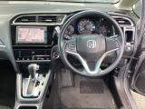 バックカメラも装備しております。車庫入れの苦手なお客様も安心!重宝してくれます!