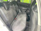 コンパクトカーですが、セカンドシートは十分な広さがあり快適にお乗りいただけます♪シートを倒して大きな荷物を積んだりと、用途の幅が広い1台です。