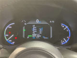 視認性に優れたメーターを採用しており、走行中でも車速や情報が分かりやすく表示されます。運転時の視線移動をむりのない範囲に抑え、快適で安心感のあるドライブをサポートします。