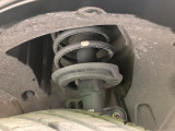お車を安心してお乗りいただく為には、足回りの定期点検が欠かせません。サービスサポート(有償保証)では無料点検もご提供しており、安心のカーライフをお過ごしいただけるサポート体制が整っています。