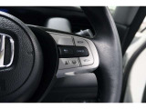 Hondaセンシングの機能のひとつ、アダプティブクルーズコントロール付!アクセルから足を離しても設定したスピードと前車との車間を保ち走行してくれます!車線維持もアシスト☆高速道路で疲労軽減ですね☆