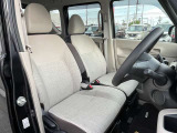 お車の販売と共に、自動車保険もご紹介しております。 弊社取り扱い会社と同じであれば日産独自のサービスもあります。