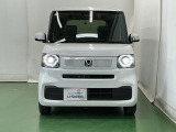 LEDヘッドライトを装備しています。LEDヘッドライトはとても明るく、雨の日や夜間走行も安全・安心です。オートライトコントロール付きで周囲の明るさに応じて自動で点灯・消灯します