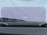 ヘッドアップディスプレイ搭載!スピードメーターの情報が、少ない視点移動でも得ることができます。