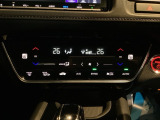 ダブルエアコンは、運転席と助手席でそれぞれ異なる温度を設定できます。
