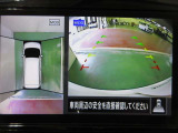 アラウンドビューモニターで車庫入れも空から見ている様に駐車できラクラクです。