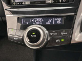 オートエアコンは温度を設定するだけで、自動で風量などを設定してくれます。運転しながら操作も必要ないので、安全性も向上します。