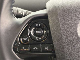 運転中、オーディオの操作をしてて、ハッとしたことはありませんか?ステアリングスイッチは、運転中でもハンドルでオーディオの操作が可能です。安全なドライブをサポートします。