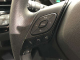 【ステアリングスイッチ】左です。ハンドルから手を離さず、運転に集中したまま手元でオーディオ操作等ができます。