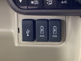 ソケット類も充実☆対応のケーブルがあれば車内でスマホなどの充電が可能です☆