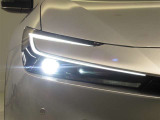 LEDヘッドライトです。デザイン性がよくとても明るいので、夜間の走行や悪天候でも安心です。しかも長寿命!