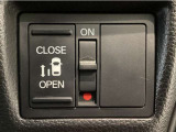 【パワースライドドア】助手席側がパワースライドドアになっており、運転席のスイッチやスマートキーでも開閉が可能です!開口部も広いので乗り降りも楽々♪