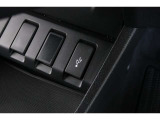 スマートフォンなどの音楽再生が可能なUSB接続ジャック装備車両です♪♪♪