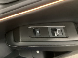 【シートヒーター】雨の日や冷えた車内でも、シートの座面をやさしく温め快適な運転をサポート。