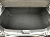 ラゲッジルームには荷物もしっかり積み込めます。大きめのお荷物も後部座席を倒せるのでばっちりです!